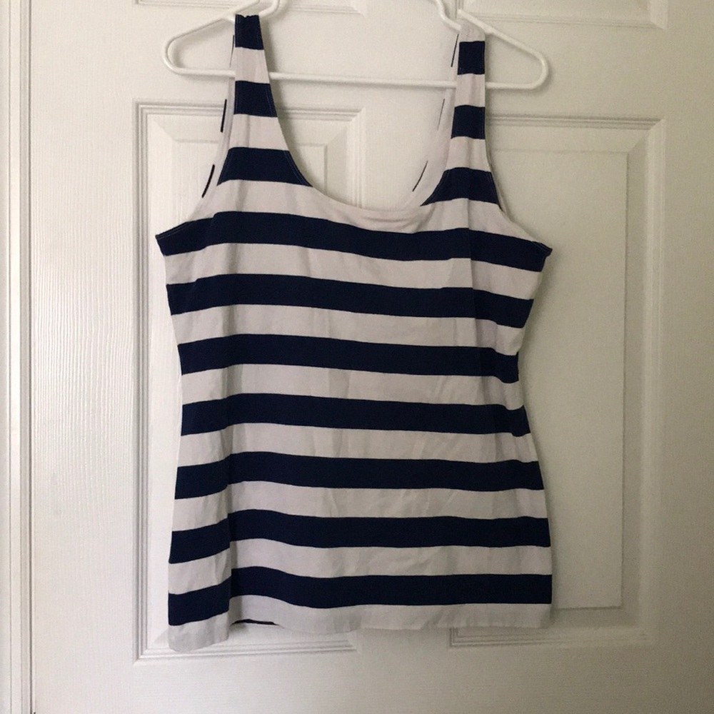 Banana Republic tank with built in shelf bra
